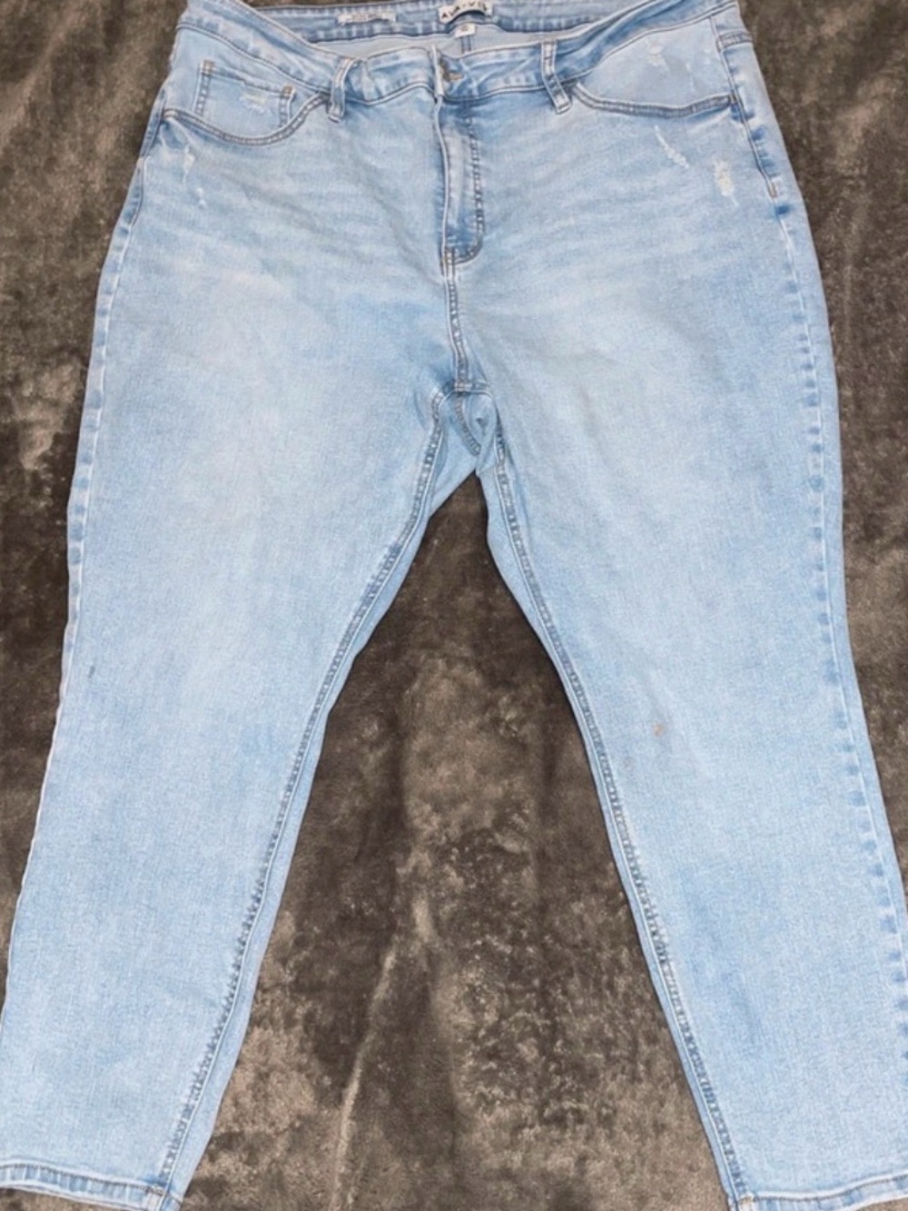 Classic Light Blue Ankle-Length Women's Jeans